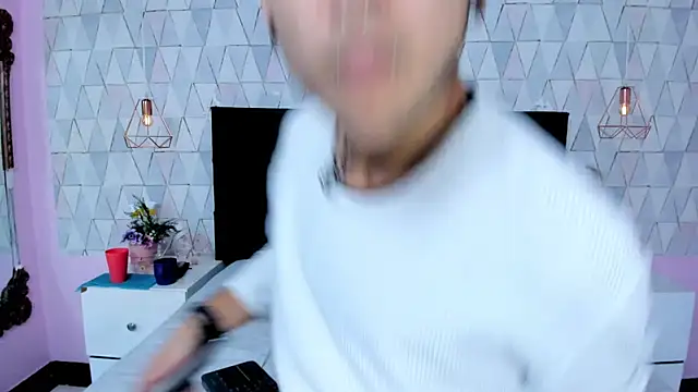 Chat +18 de MarkLaurens ao vivo