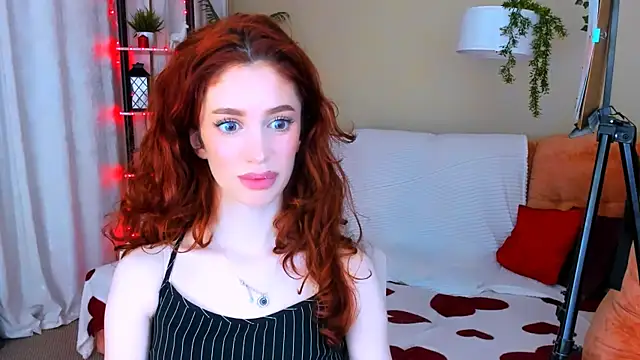ChristinaConteeree Adlı Modelin Canlı XXX Sohbeti