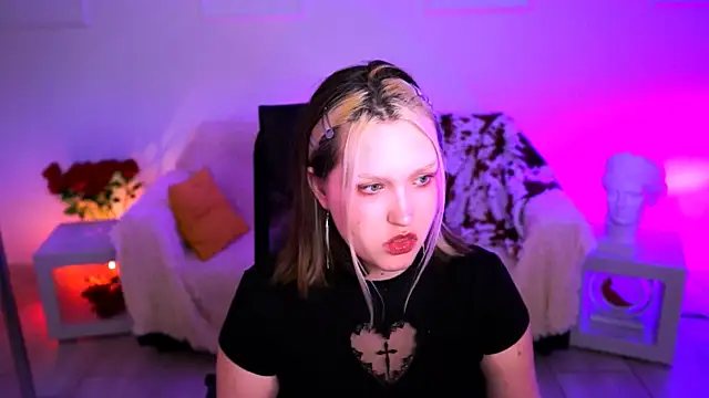 ViolettWoods' Live XXX Chat