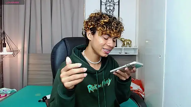 Anyelo_Twink webcam show