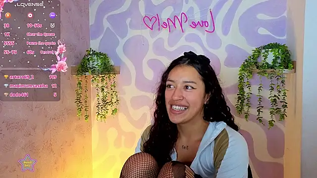 mia_scarlett7's Live XXX Chat