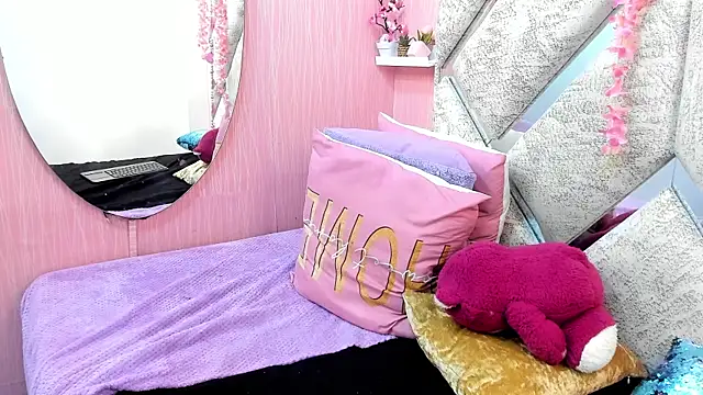 Lunakellerr's Live XXX Chat