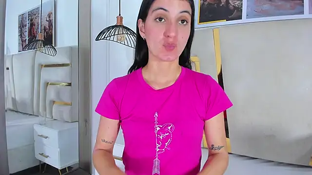Chat +18 de Emy-Ferrer ao vivo