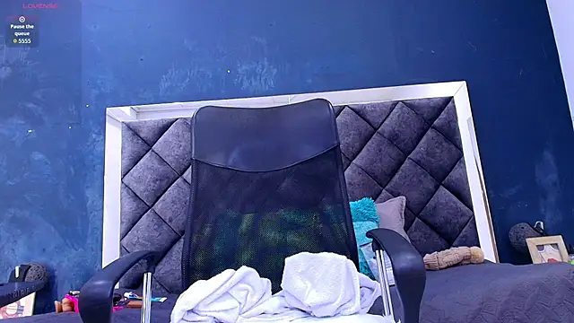 Chat +18 de ebony__jheim ao vivo