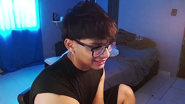دردشة Mr_yisuzz الجنسية المباشرة