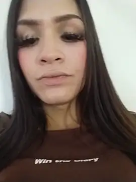 Juliette_Doll_ élő XXX-chatje