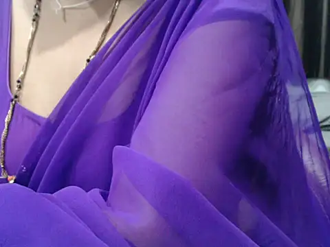 Chat XXX en directo de sunitha-3