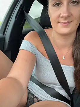 EllaMae's Live XXX Chat