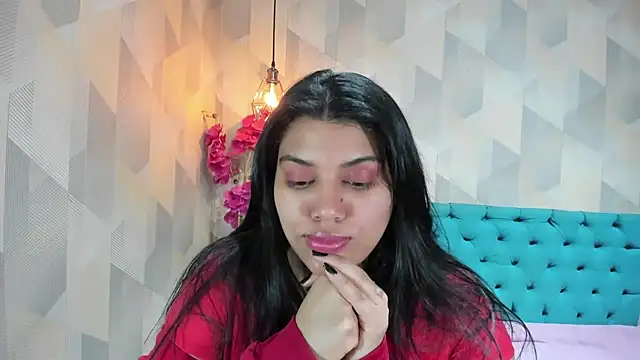 Chat +18 de LindaBreeS ao vivo
