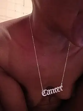 Czat XXX na żywo – Jasmine_FullsShine