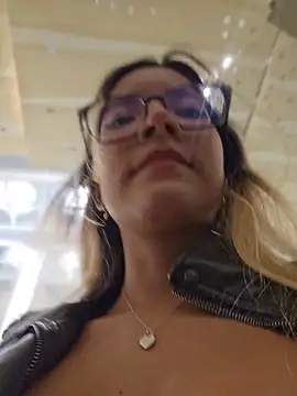 Pretty_roxxyy: απευθείας συνομιλία ΧΧΧ