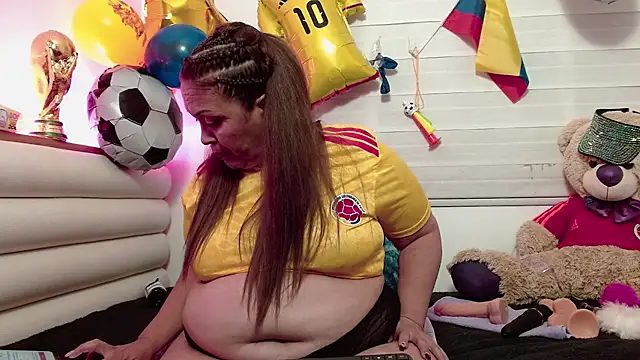 scarlettbooty live XXX chat