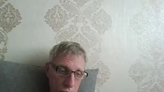 BobbyXRoyal Live XXX Chat