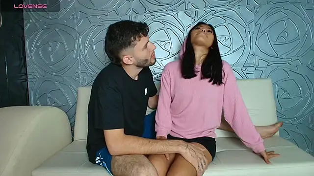TheLatinHouseVIP élő XXX-chatje