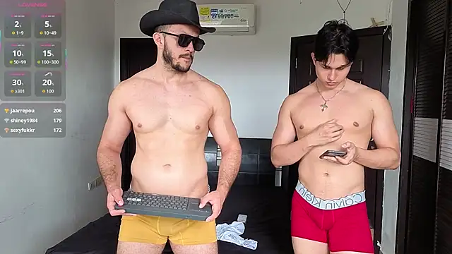 TeddyBear_07's Live XXX Chat