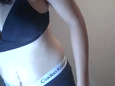 Sabrina_Lushh Adlı Modelin Canlı XXX Sohbeti