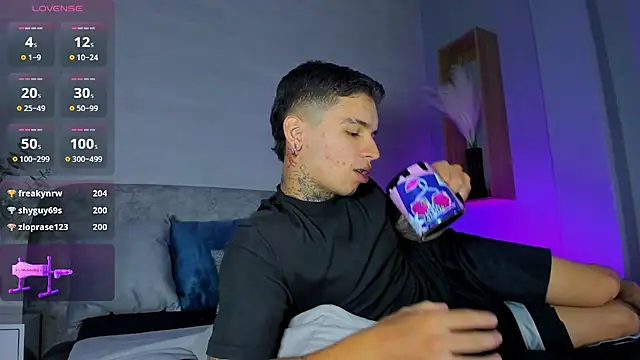 Ian_Castillo_ Live XXX-chat