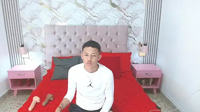 PhillipCox Adlı Modelin Canlı XXX Sohbeti