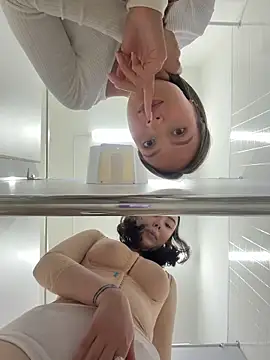 הופעת וובקאם של Asian_Asami
