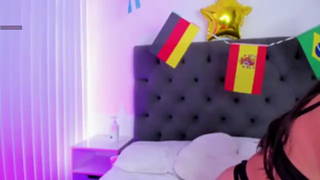 VictoriaParkeer's Live XXX Chat