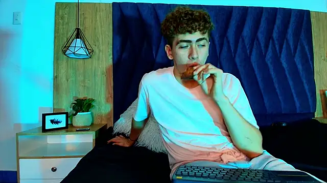 แชท XXX สดของ Tyler_Mcrey
