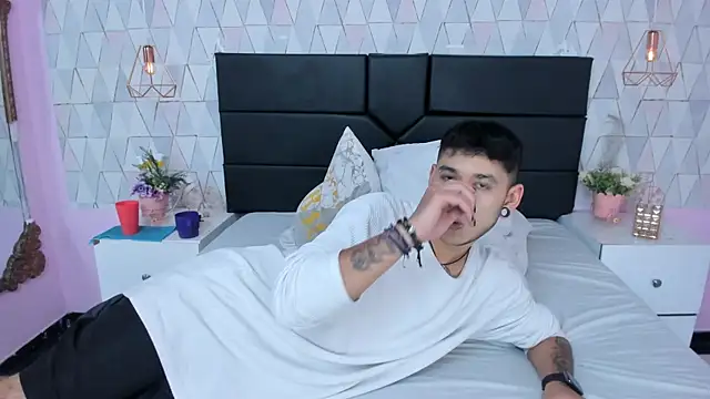 MarkLaurens Live XXX Chat