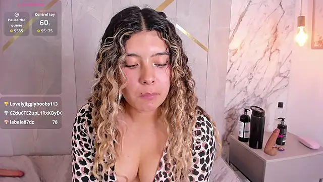 ChloeBelle_'s Live XXX Chat