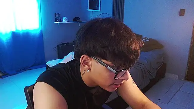 Mr_yisuzzのライブXXXチャット