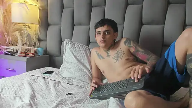 VelvetAndShadowsn Live XXX chat
