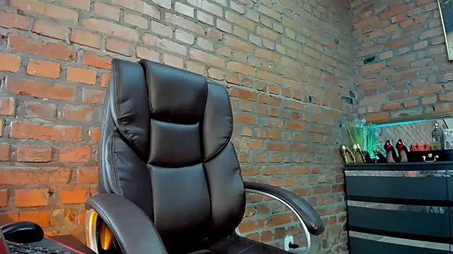 Онлайн чат XXX MistressMilana