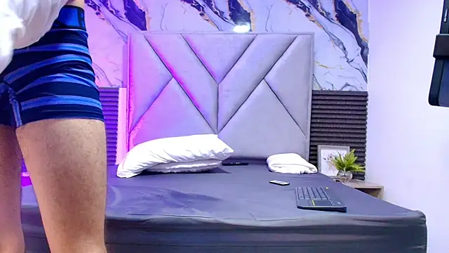 XXX chat uživo modela Stron_dominant