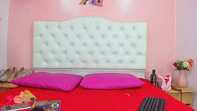 Chat +18 de Zaray__ ao vivo