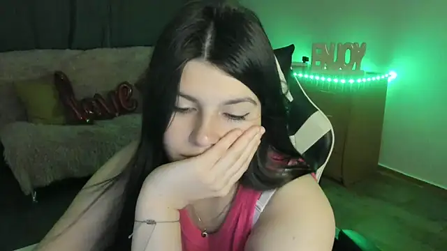 KisaModel লাইভ XXX চ্যাট