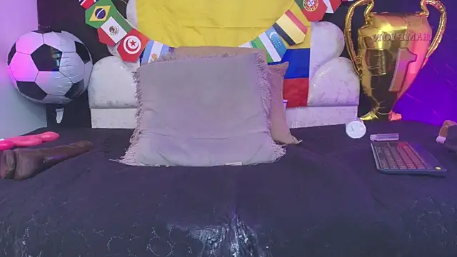 Živý XXX chat _MiaBrown_