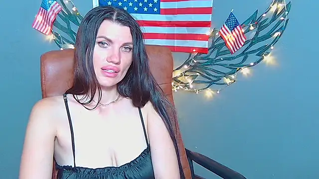 MilaLoona's Live XXX Chat