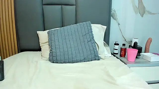 MILEY_JOAS2 Chat XXX live