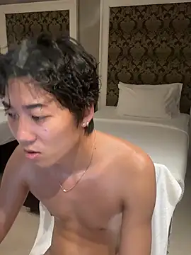 YourBadboy718 webcam show