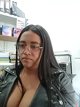 Mia_Risky-1 Webcam-Show