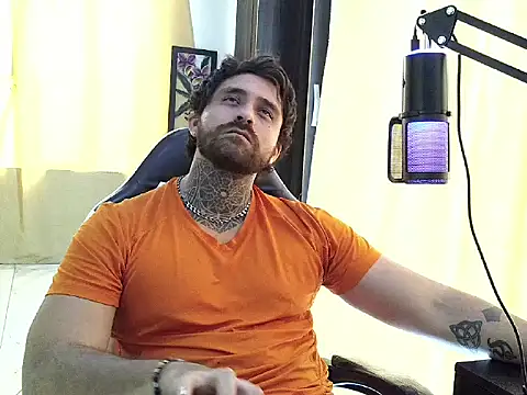 aronmiller404 – Naživo XXX chat