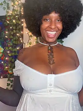 Chat XXX en directo de MistiSavannah