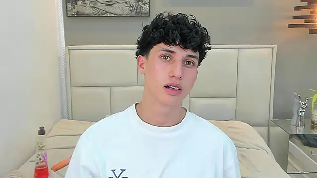 XXX chat uživo modela thom_ames
