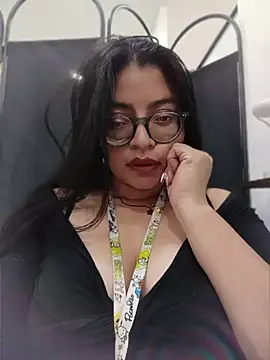 SOFI__10 Adlı Modelin Canlı XXX Sohbeti