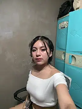 แชท XXX สดของ ilovetattoo15