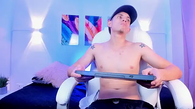 XXX chat uživo modela AxelFalconn