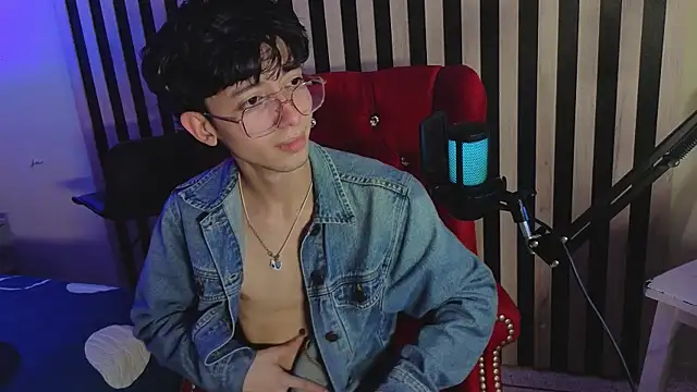 Twink_Sebas7: онлайн-секс-чат