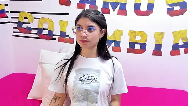 LindaCatalina_ élő XXX-chatje