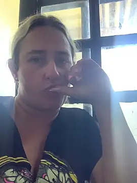 Chat +18 de lolitaloira2 ao vivo