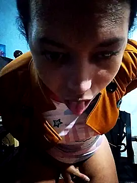 Chat +18 de kikitavc ao vivo