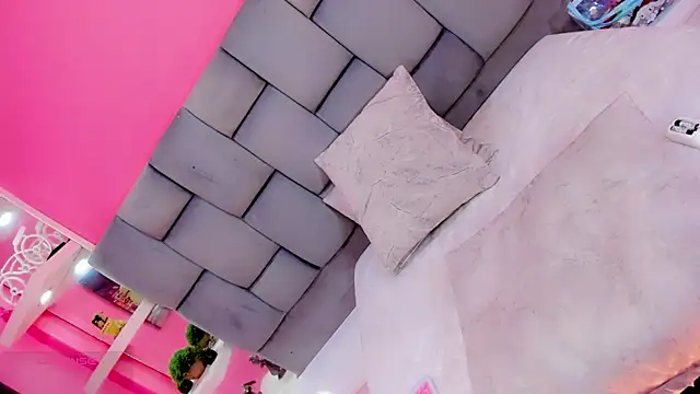 Michelle_San Adlı Modelin Canlı XXX Sohbeti
