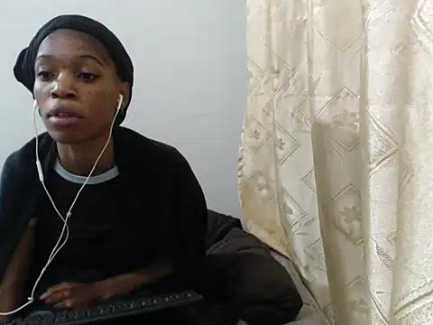 PetiteBarbie_05's Live XXX Chat